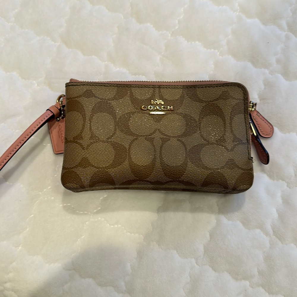 Coach wristlet wallet